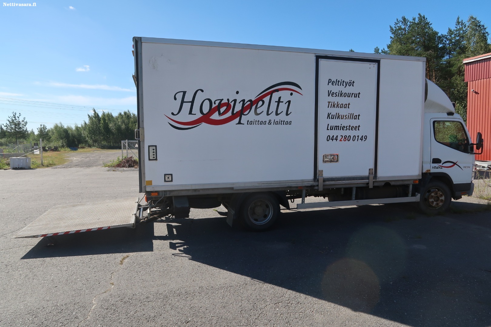 Nettivasara - Huutokauppa, Konkurssihuutokauppaa & Realisointia - Kevyt  kuorma-auto Mitsubishi Fuso Canter 7C14 (HJG-799)